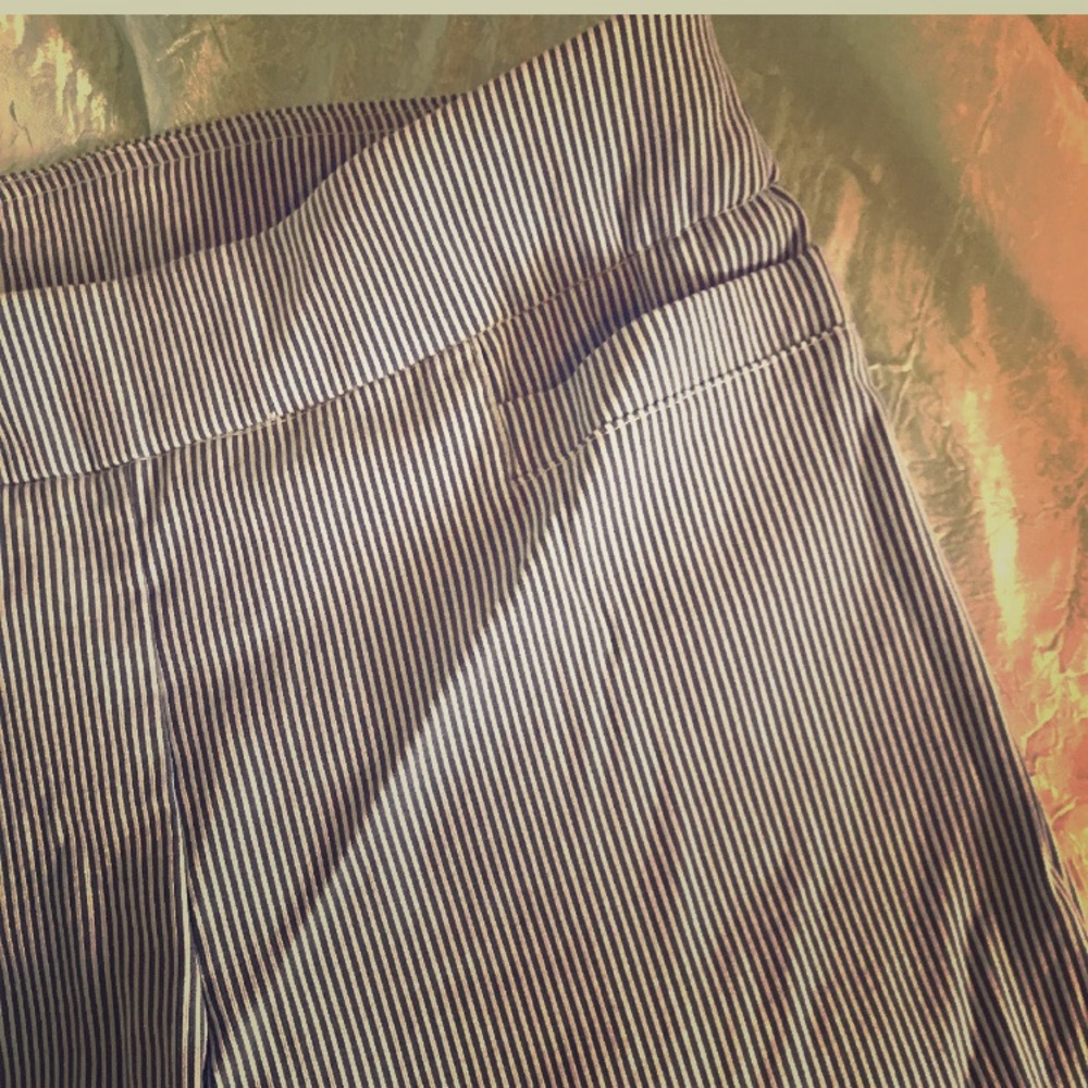 Kim Rodgers women’s size 6 Seersucker dress pants